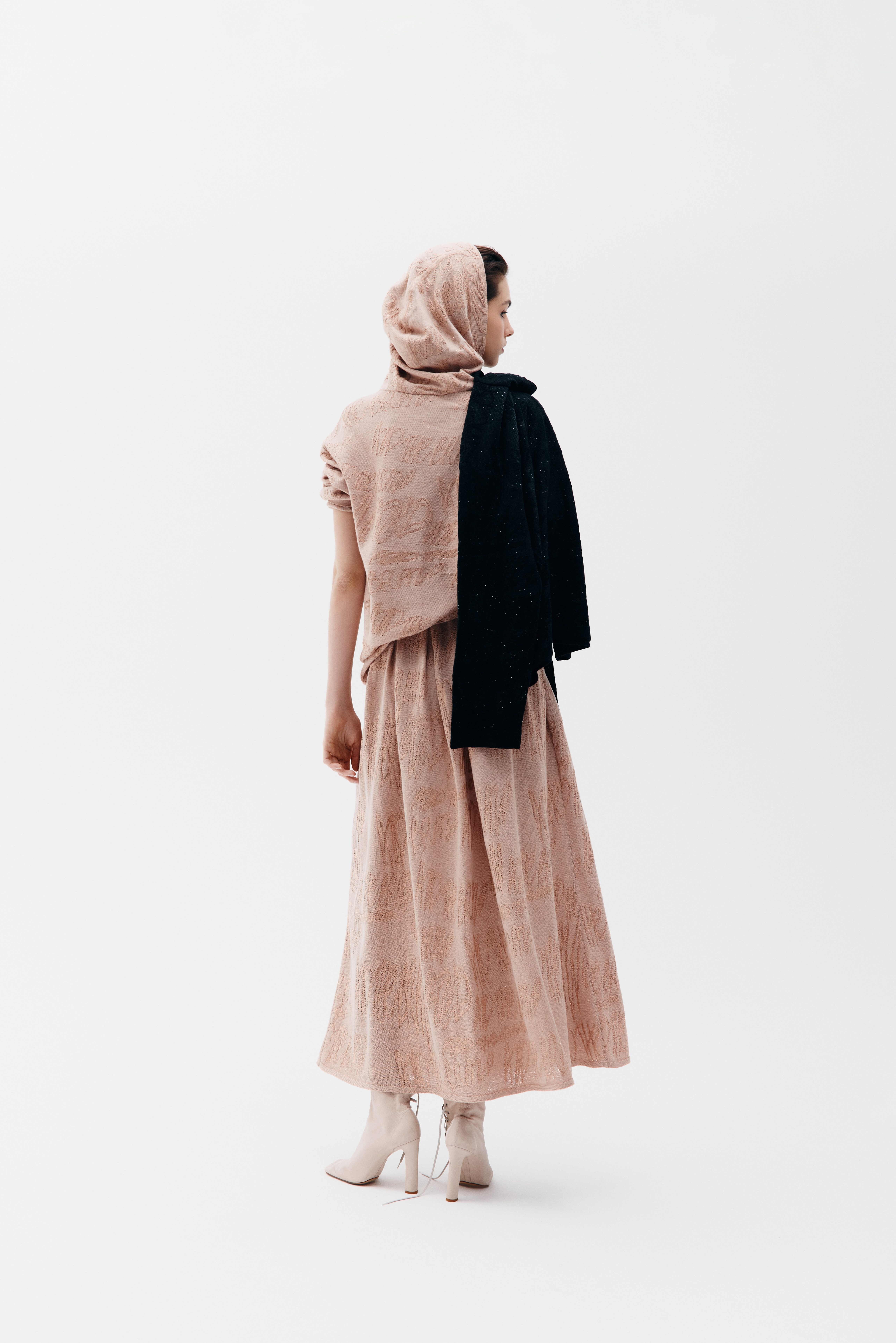 Джемпер с капюшоном, фото 3 Джемпер с капюшоном, фото 3