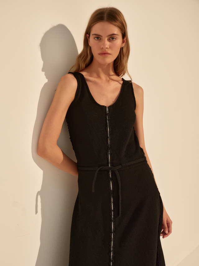 Женское чёрное платье AND The Brand миди, премиум стиль