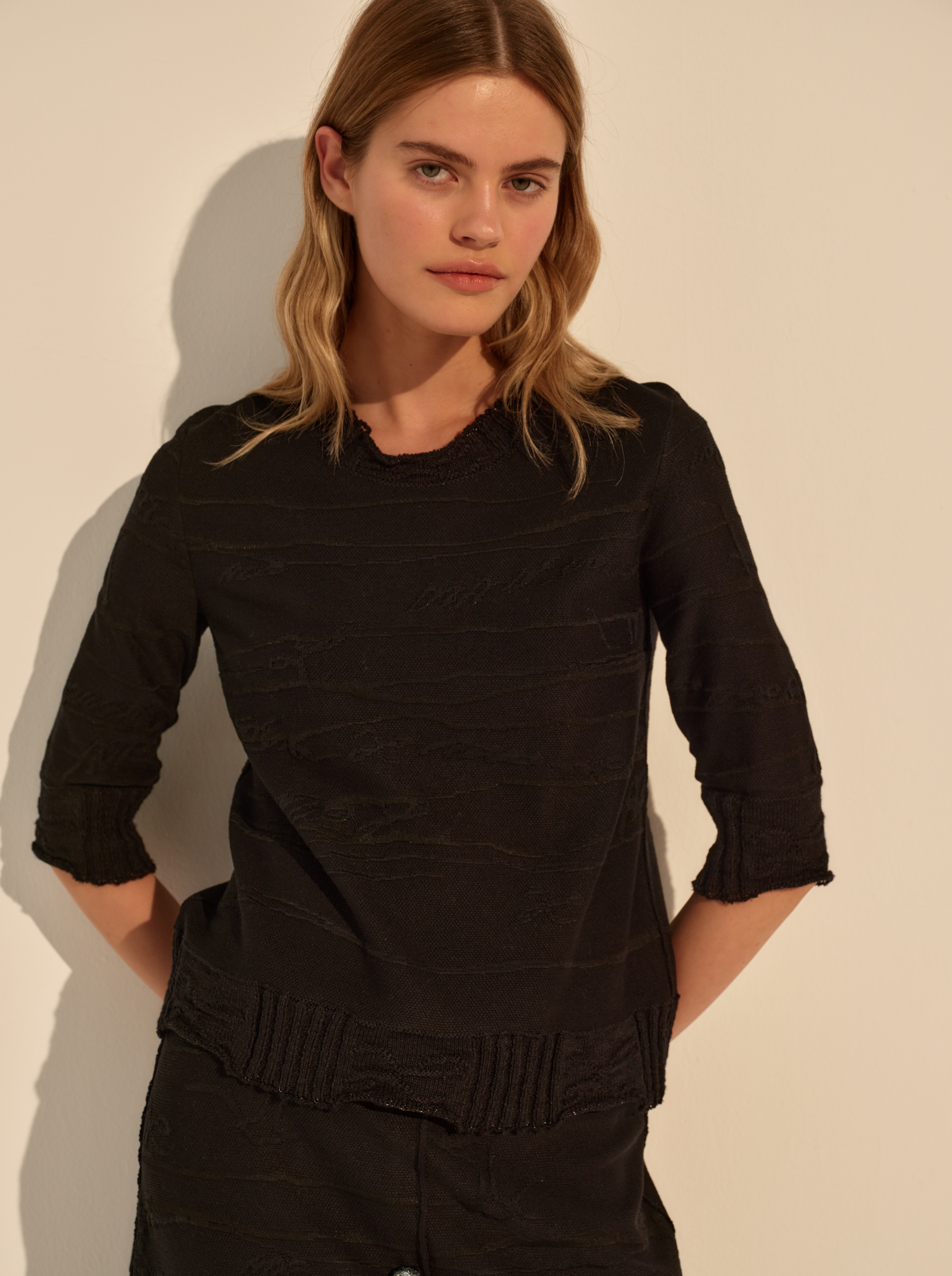 Трикотажный джемпер женский AND The Brand чёрного цвета, фото 1