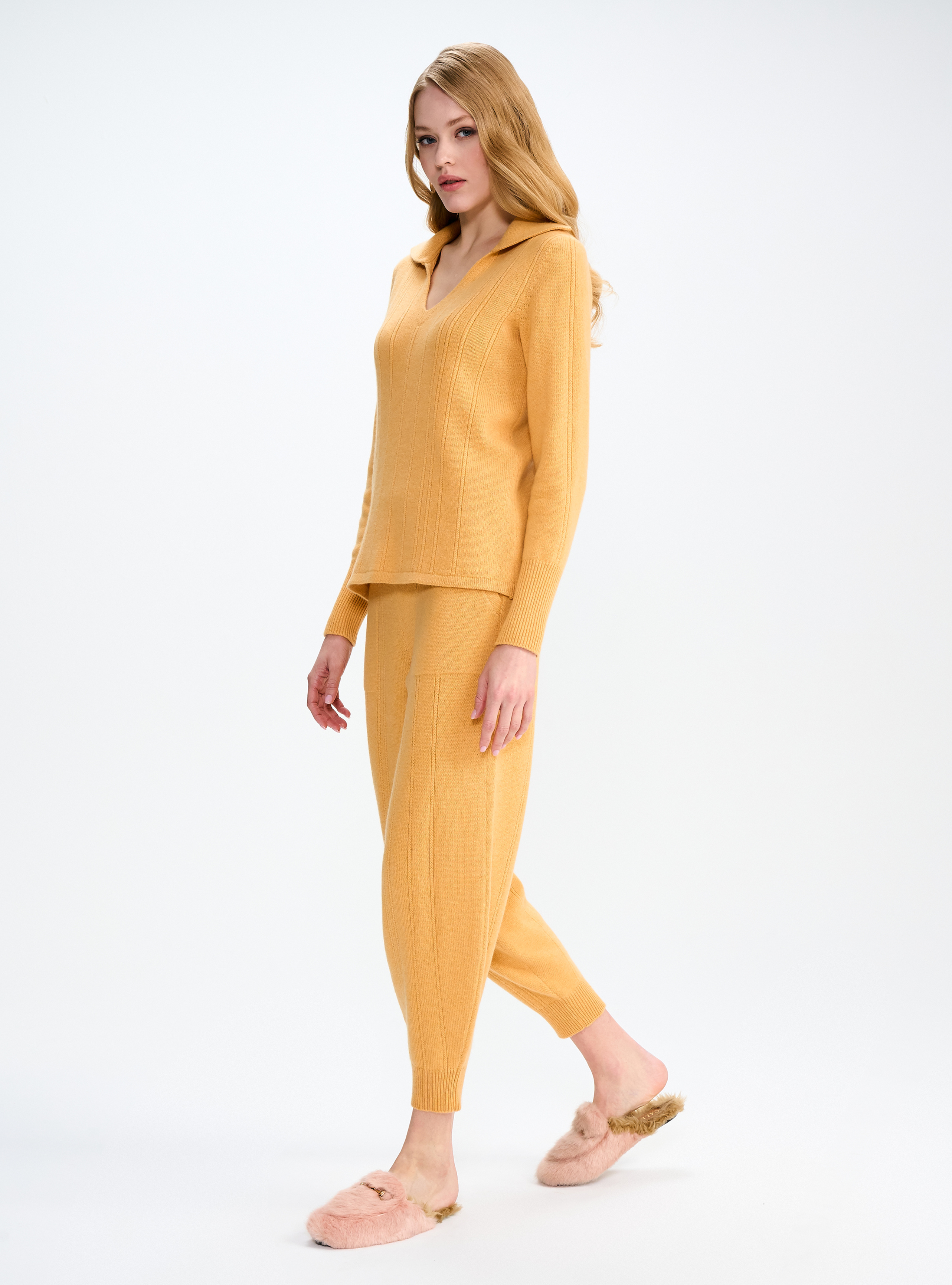 Брюки-джоггеры из кашемира, фото 1 Брюки-джоггеры из кашемира, фото 1