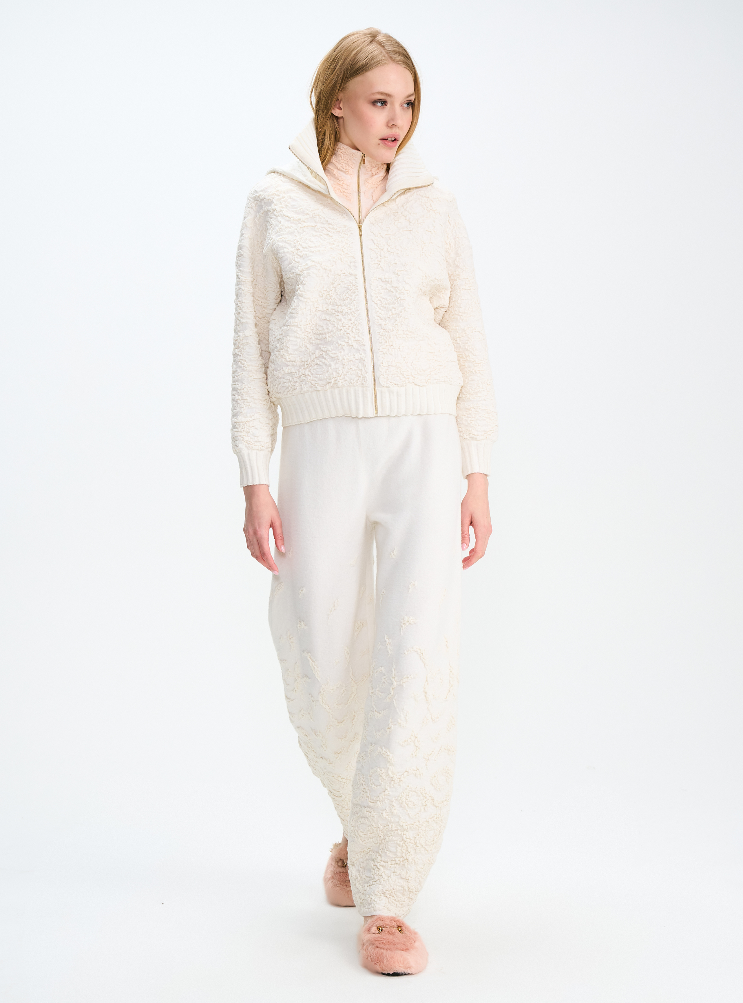 Брюки-джогеры, фото 1 Брюки-джогеры, фото 1