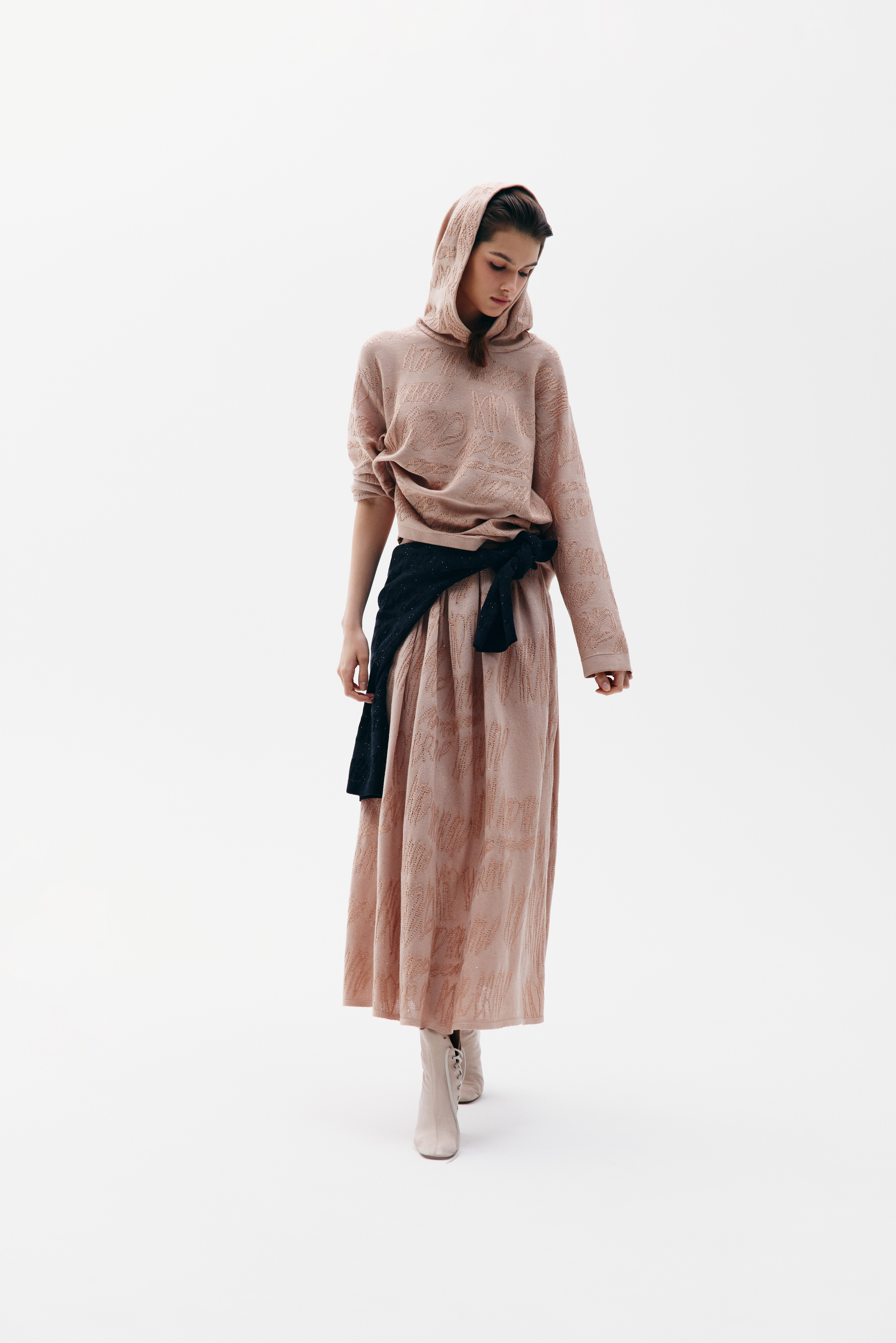 Джемпер с капюшоном, фото 3 Джемпер с капюшоном, фото 3