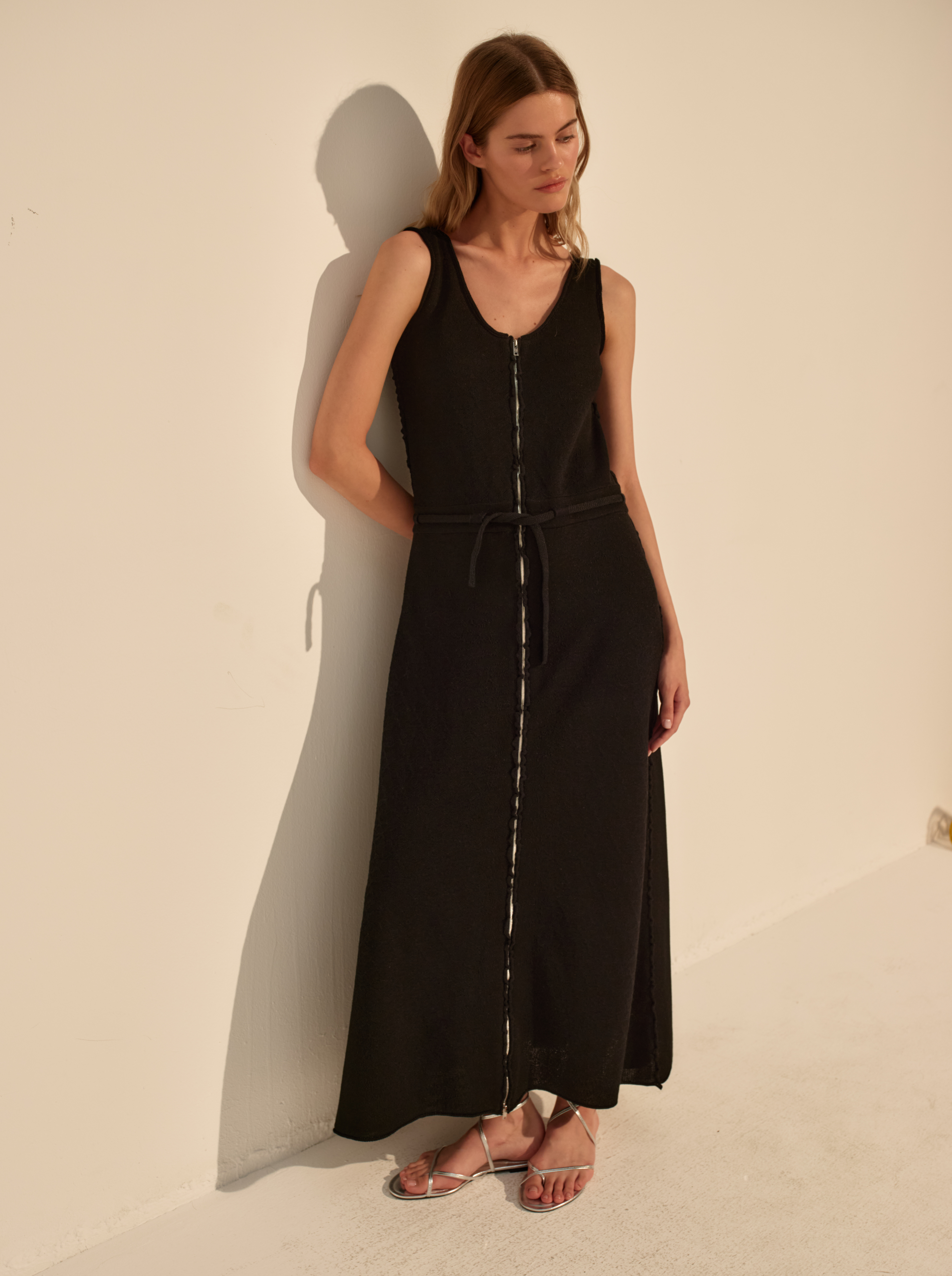 Чёрное женское платье миди премиум класса, фото 1